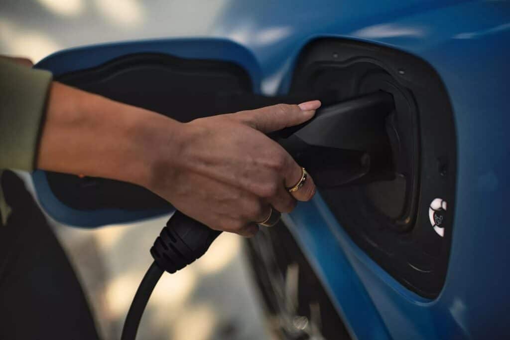 Auto elettriche: torna il calo a ottobre in Italia, la quota è pari al 3,9%