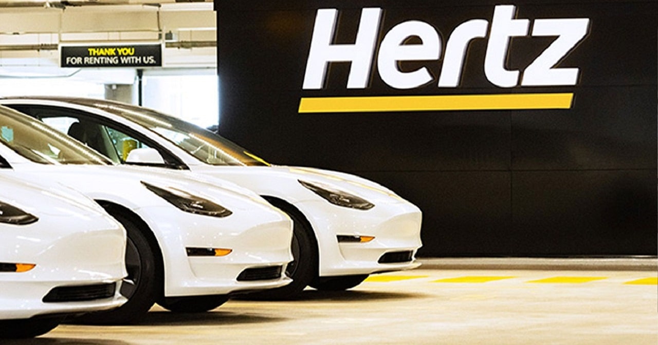 Hertz venderà altre 30.000 auto elettriche per limitare le perdite