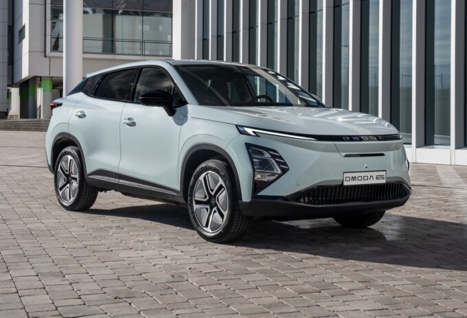 Omoda 5 EV al debutto in Italia: due allestimenti e prezzi da 36.490 €