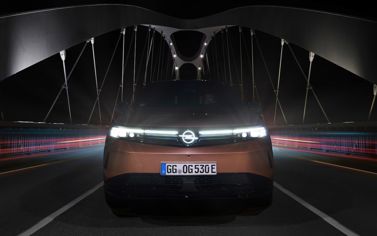 Opel Grandland 2024: più luce e sicurezza con i nuovi fari Intelli-Lux HD