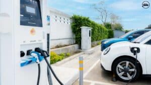 Auto elettriche: scoperto come ricaricarle in 15 minuti