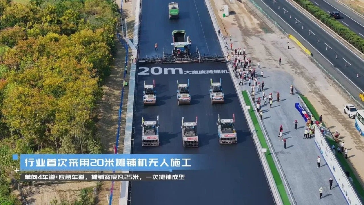 In Cina la prima autostrada asfaltata completamente da robot e droni
