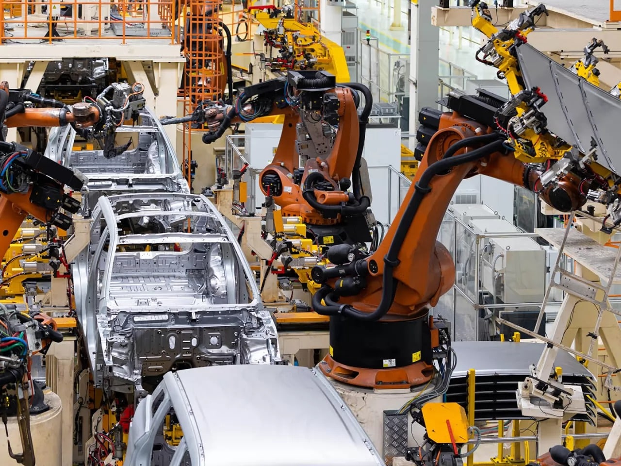 Crisi dell’auto: per gli italiani la colpa è dei prezzi troppo alti e delle regole UE