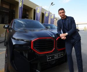 Cristiano Ronaldo, in garage arriva una BMW XM Label Red: gentile omaggio dell’Al Nassr