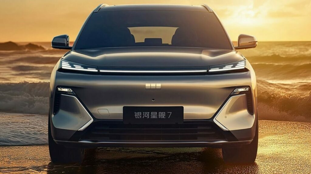 Geely: “Non rinunceremo alla vendita di auto a benzina”
