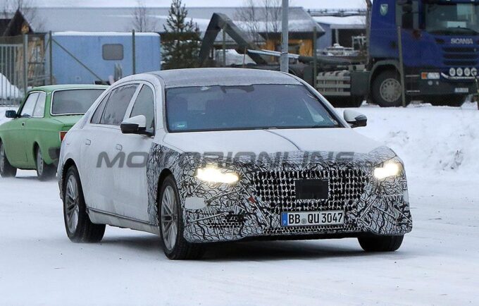 Mercedes-Maybach Classe S 2026: prime FOTO SPIA del restyling