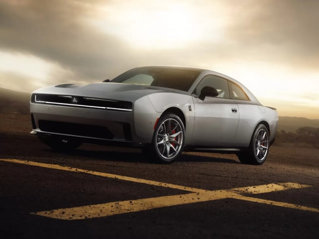 Dodge Charger: confermato l’arrivo in Europa nel 2025 anche in versione termica