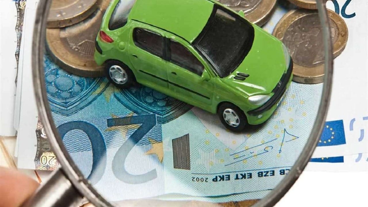 Rc auto, Codacons: “Stangata da 2 miliardi, polizze rincarate del 17,8% dal 2022”