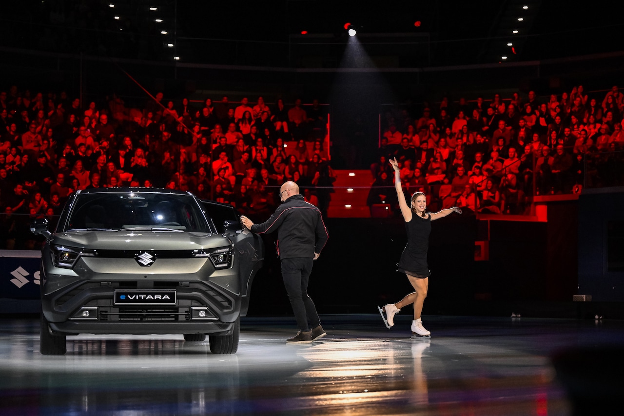 Suzuki: il debutto della e-Vitara ed il doppio show sul ghiaccio