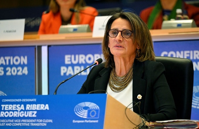 L’Europa conferma lo stop alle auto termiche dal 2035, Ribera: “Nessuna ipotesi di rinvio”