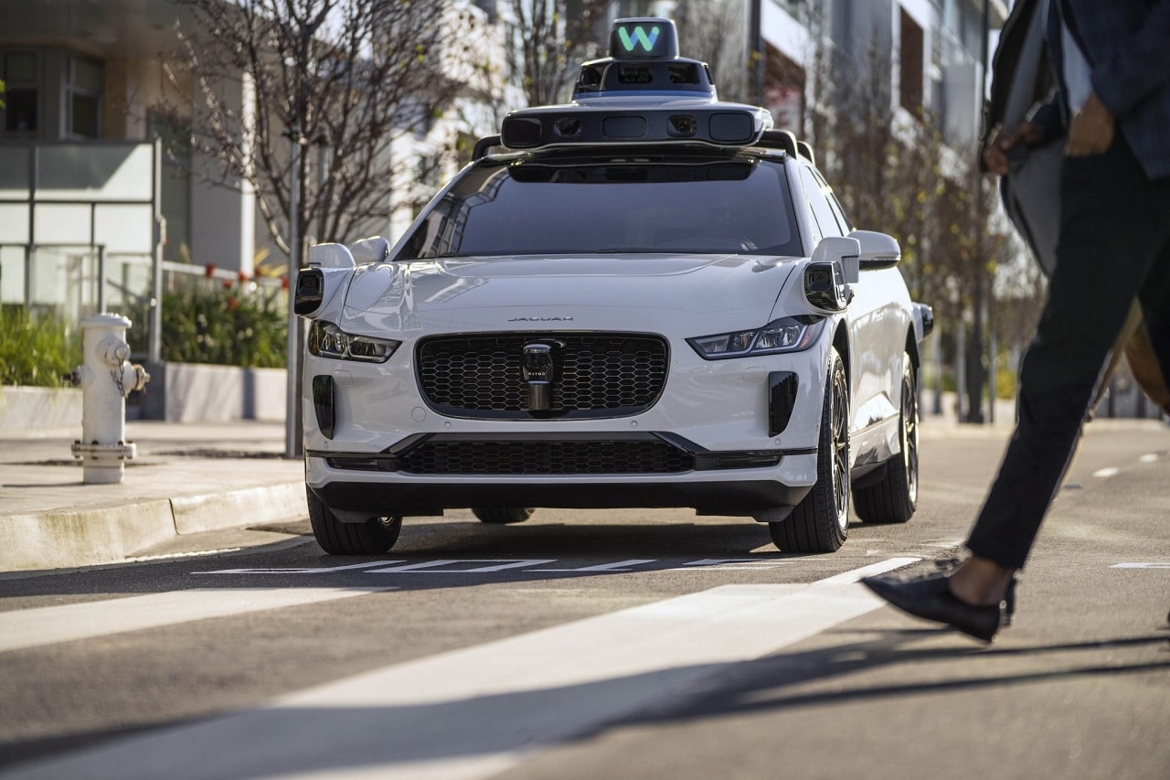 Waymo guida il settore dei robotaxi negli USA nel 2024