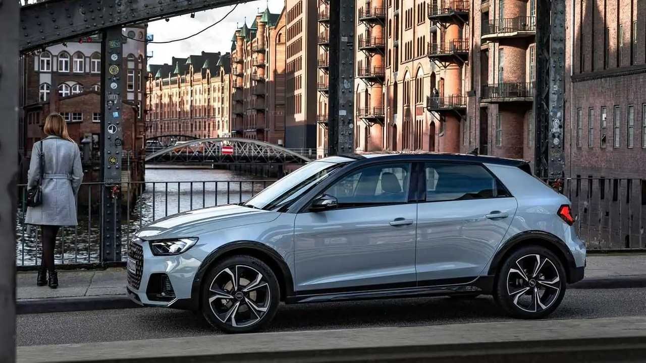 Audi A1 allstreet 2025: prezzo, foto, dimensioni, interni