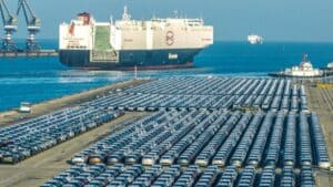 Auto elettriche cinesi: i dazi in Europa iniziano a fare effetto, calano le vendite