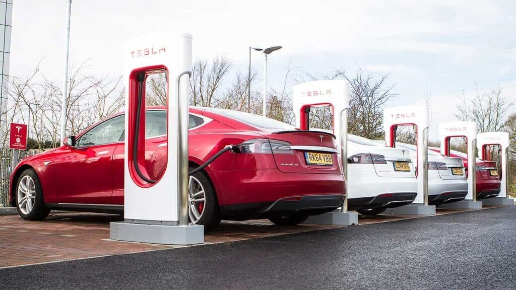 Tesla e il nuovo sistema di riscaldamento per batterie LFP