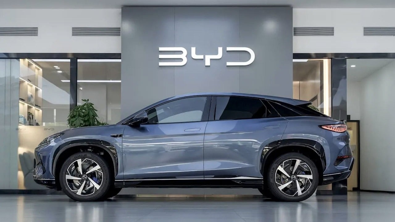 BYD: nuovo record di vendite nel 2024, Tesla nel mirino