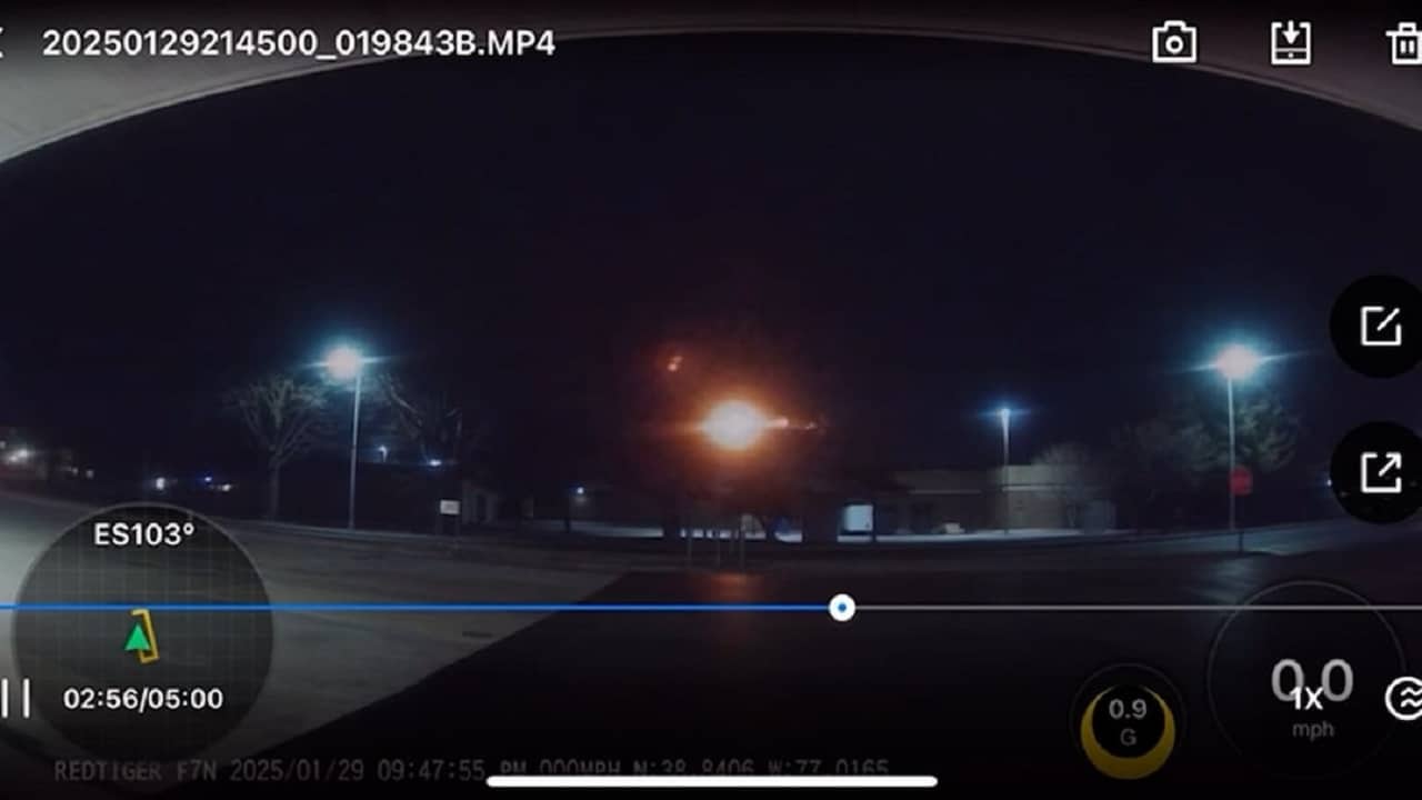 Auto in transito riprende l’incidente aereo di Washington [VIDEO]