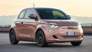 Fiat 500: la versione ibrida arriverà il prossimo mese di novembre