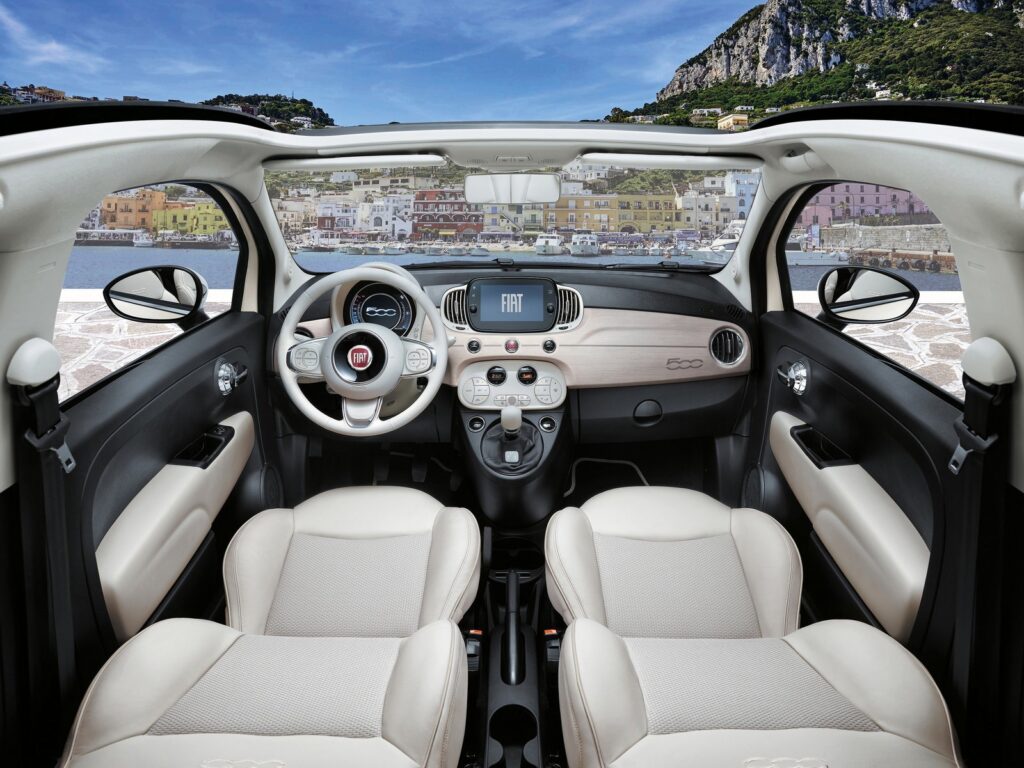 Fiat 500C 2025: prova, prezzo, interni, dimensioni