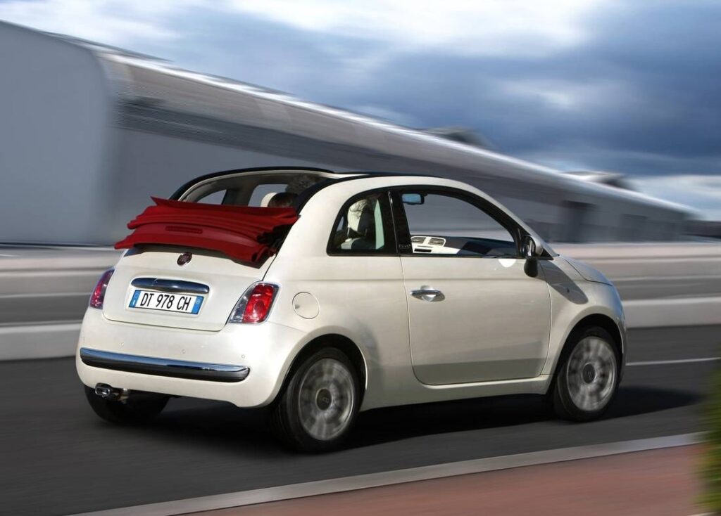 Fiat 500C 2025: prova, prezzo, interni, dimensioni