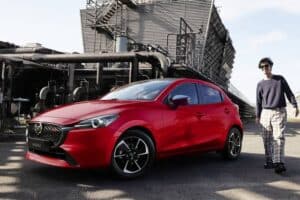Mazda 2 2025: foto, prezzo, dimensioni, interni
