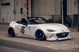 Mazda MX-5 d’assalto con l’esclusivo body kit firmato Liberty Walk [FOTO]