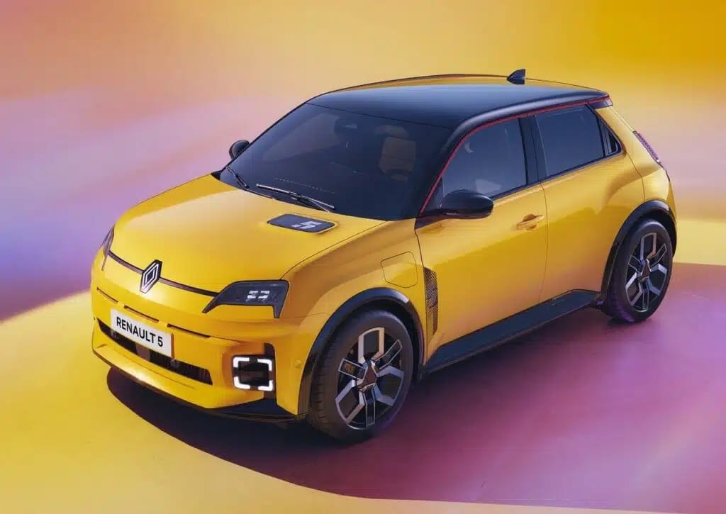 Auto dell’Anno 2025: trionfano Renault 5 e Alpine A290