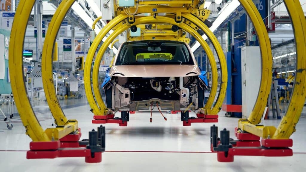 Stellantis Mirafiori: nello stabilimento riprende la produzione dopo un lungo stop