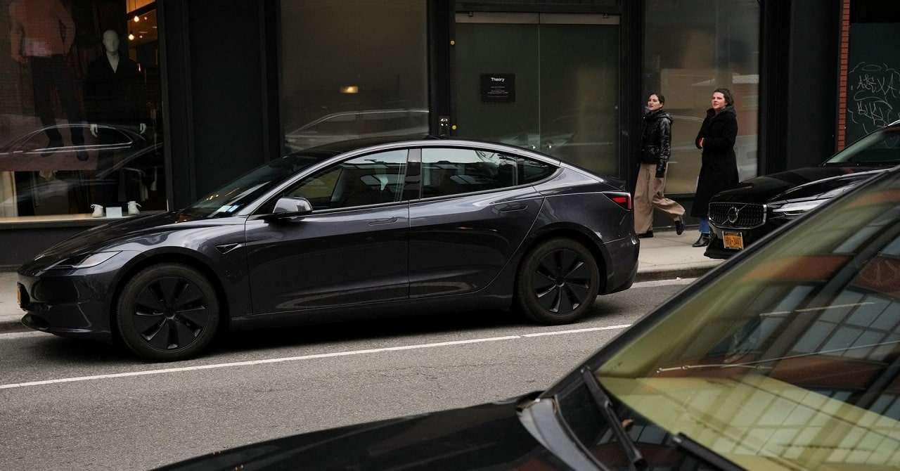 Tesla sotto indagine negli USA per il parcheggio da remoto
