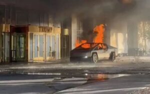 Tesla Cybertruck esplode fuori dal Trump Hotel di Las Vegas: un morto e sette feriti [VIDEO]