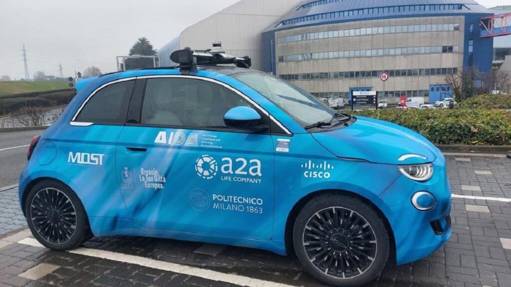 Car sharing elettrico a guida autonoma: al via i test in Italia