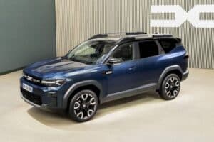 Dacia Bigster 2025: prezzo, foto, dimensioni, interni