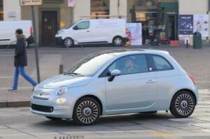 FIAT 500 2025: prezzo, foto, interni, dimensioni