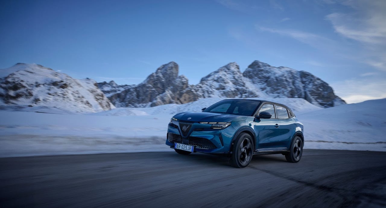 Alfa Romeo Junior: al via gli ordini della versione ibrida Q4