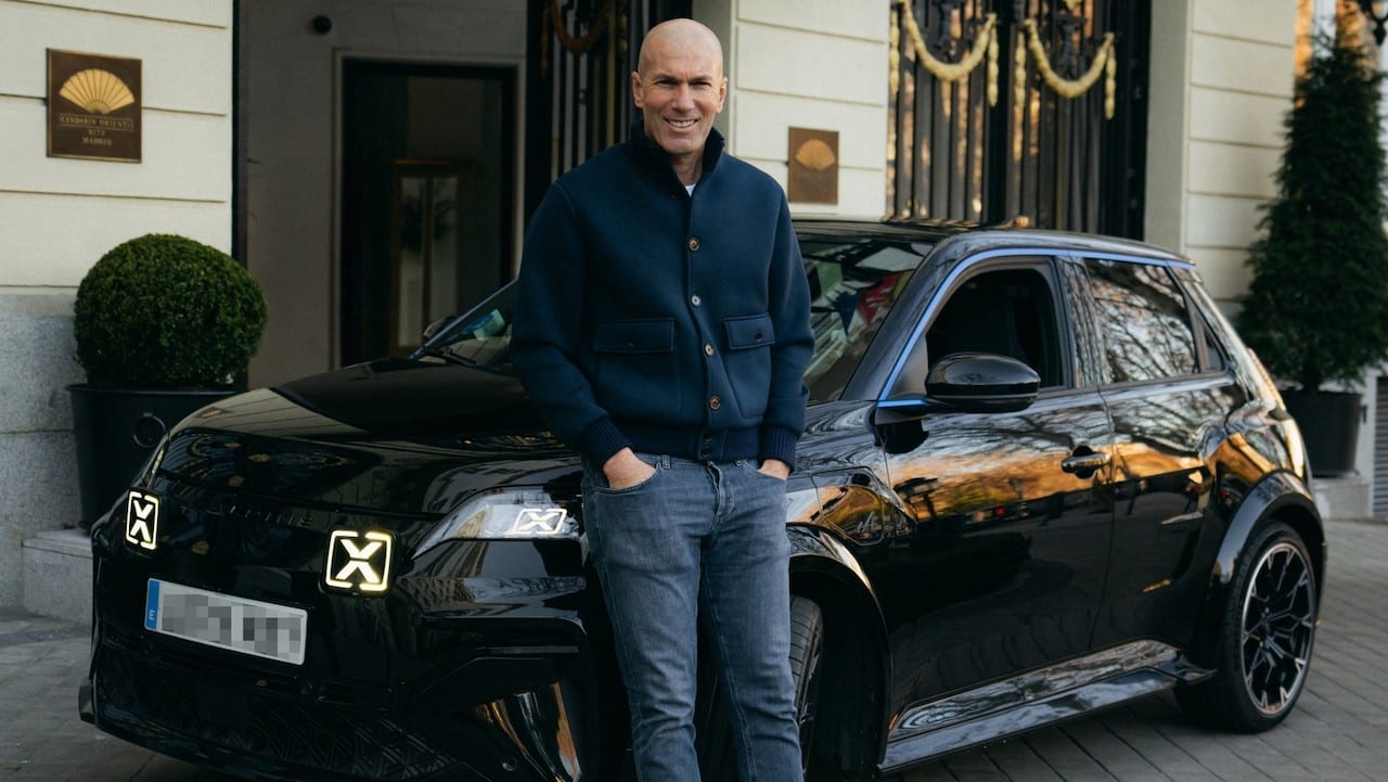 Alpine A290: sulle strade di Madrid con Zinedine Zidane