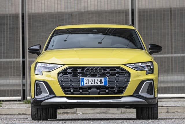 Audi A3 allstreet 2025: prezzo, foto, dimensioni, interni