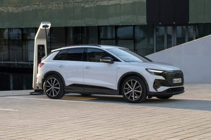 Audi Q4 40 e-tron: debutta l’entry-level del SUV elettrico compatto