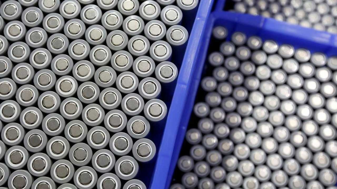 Sviluppata nuova batteria a base di sodio che promette più autonomia e ricariche ultrarapide