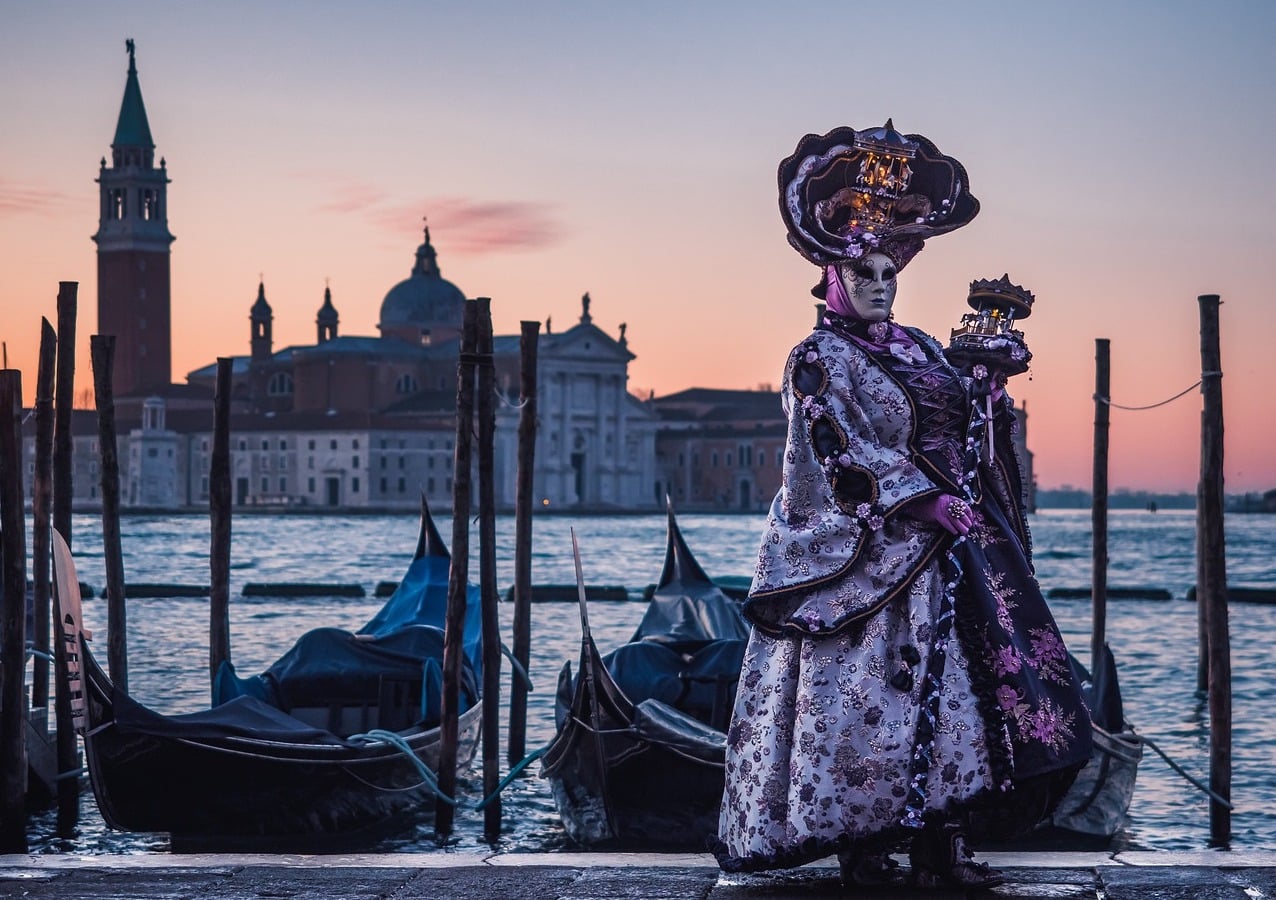 Previsioni traffico e meteo Carnevale 2025: pioggia e spostamenti