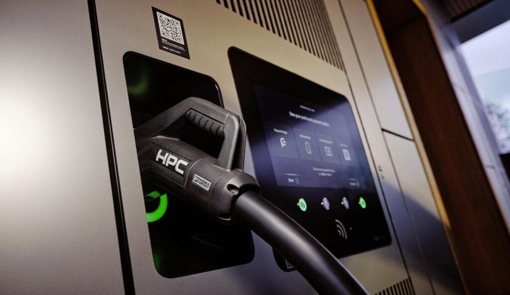 Ecco come funziona l'esperienza di ricarica premium per le auto elettriche Porsche