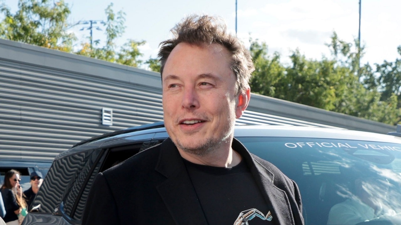 Tesla: crolla il titolo in Borsa e il patrimonio di Elon Musk cala di 15 miliardi