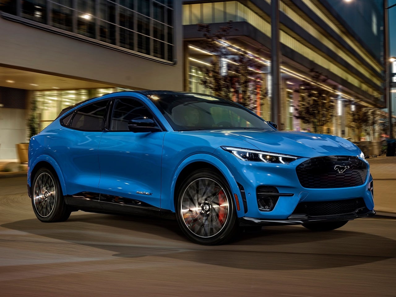 Ford lavora su veicoli elettrici con autonomia estesa