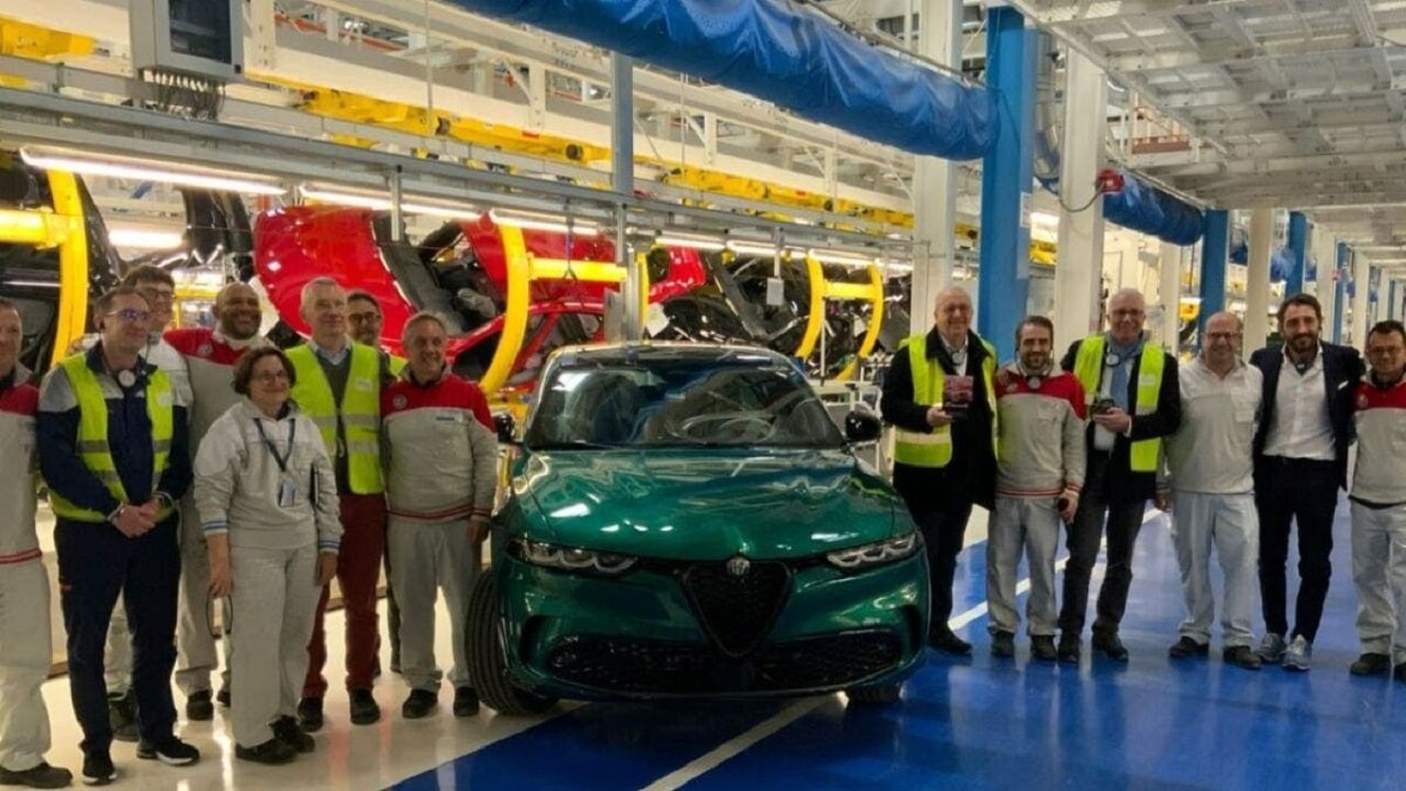 Imparato visita lo stabilimento Stellantis di Pomigliano: confermata la produzione di Fiat Panda fino al 2030