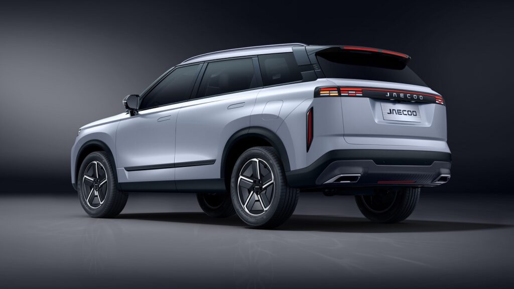 Jaecoo 7 Super Hybrid finalmente in Italia: prezzi a partire da 34.900 euro