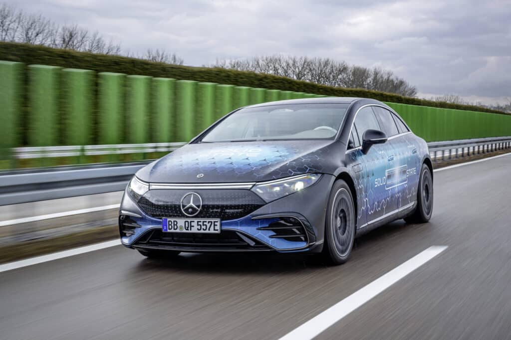 Mercedes-Benz: i suoi ingegneri testano in strada le batterie allo stato solido