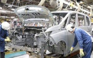 Nissan espanderà l’uso dell’acciaio verde nella produzione delle sue auto