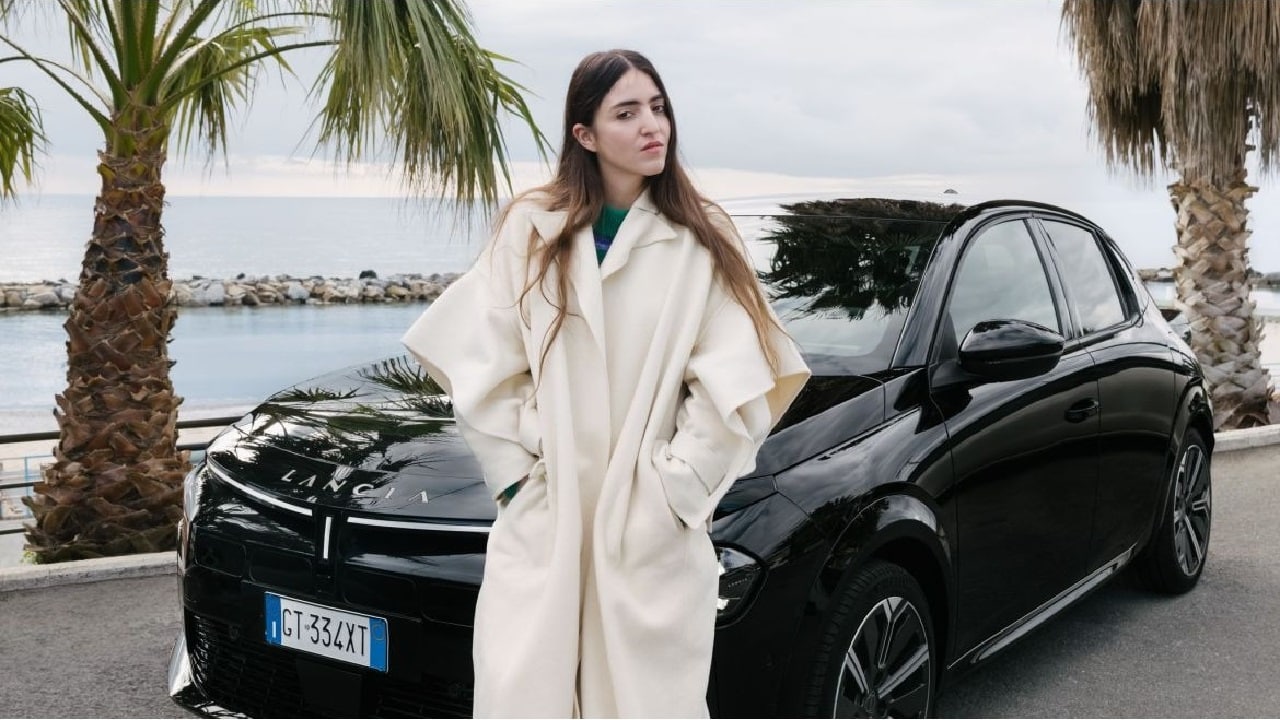 Nuova Lancia Ypsilon e Joan Thiele: a Sanremo un viaggio tra eleganza e talento