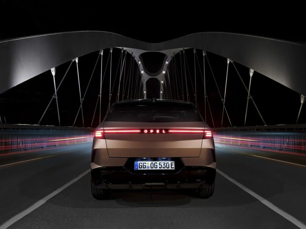 Nuovo Opel Grandland premiato per i fari Intelli-Lux HD con il DVN Award 2025