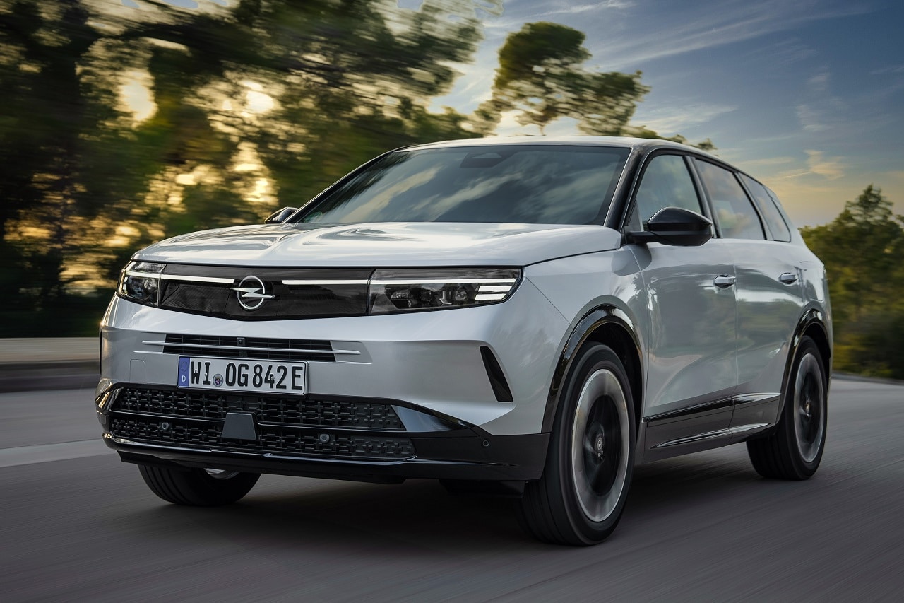 Nuovo Opel Grandland ibrido plug-in si conferma campione sulle lunghe distanze
