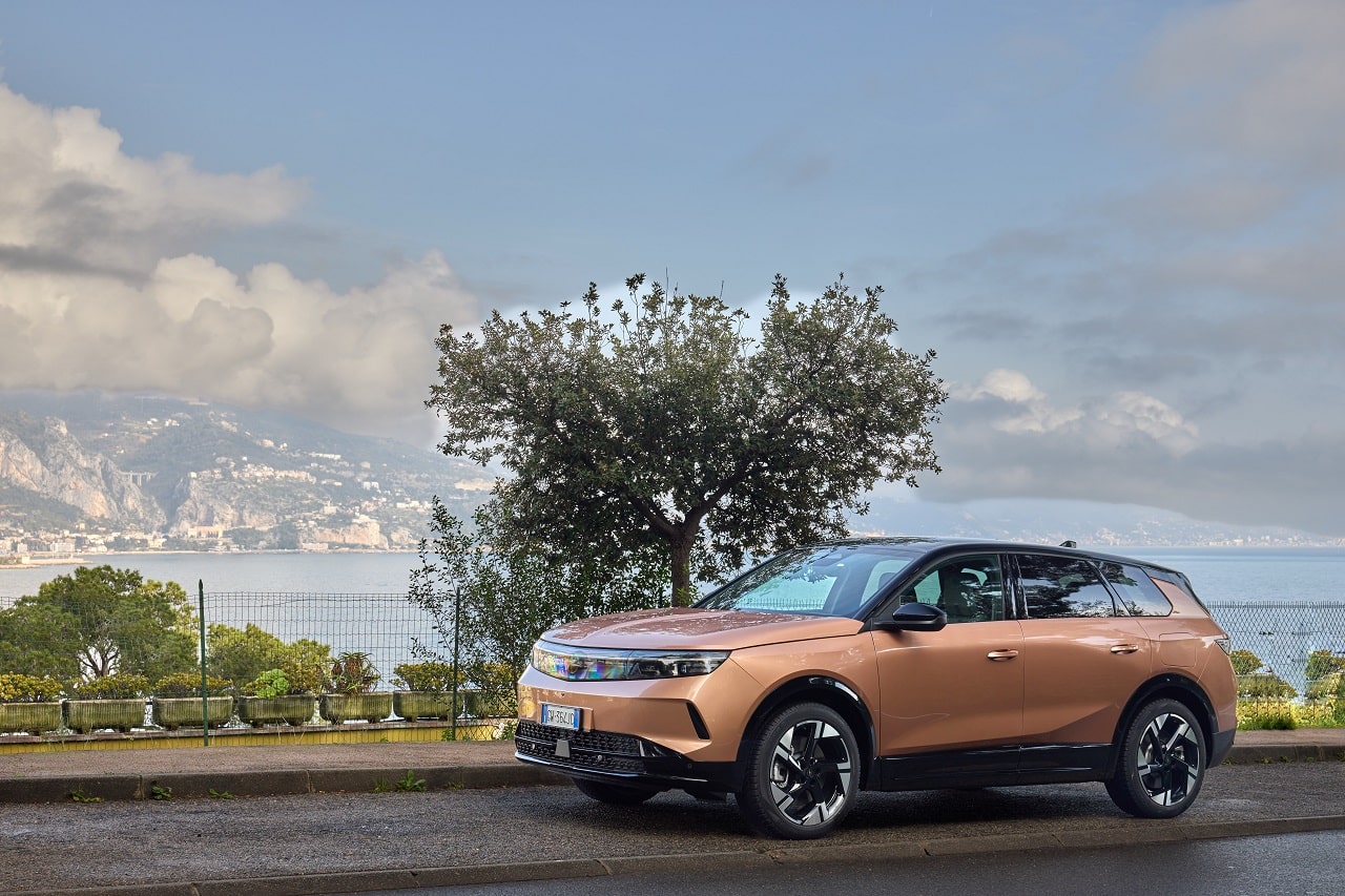Opel Grandland Electric in viaggio verso Mentone alla scoperta della Festa del Limone