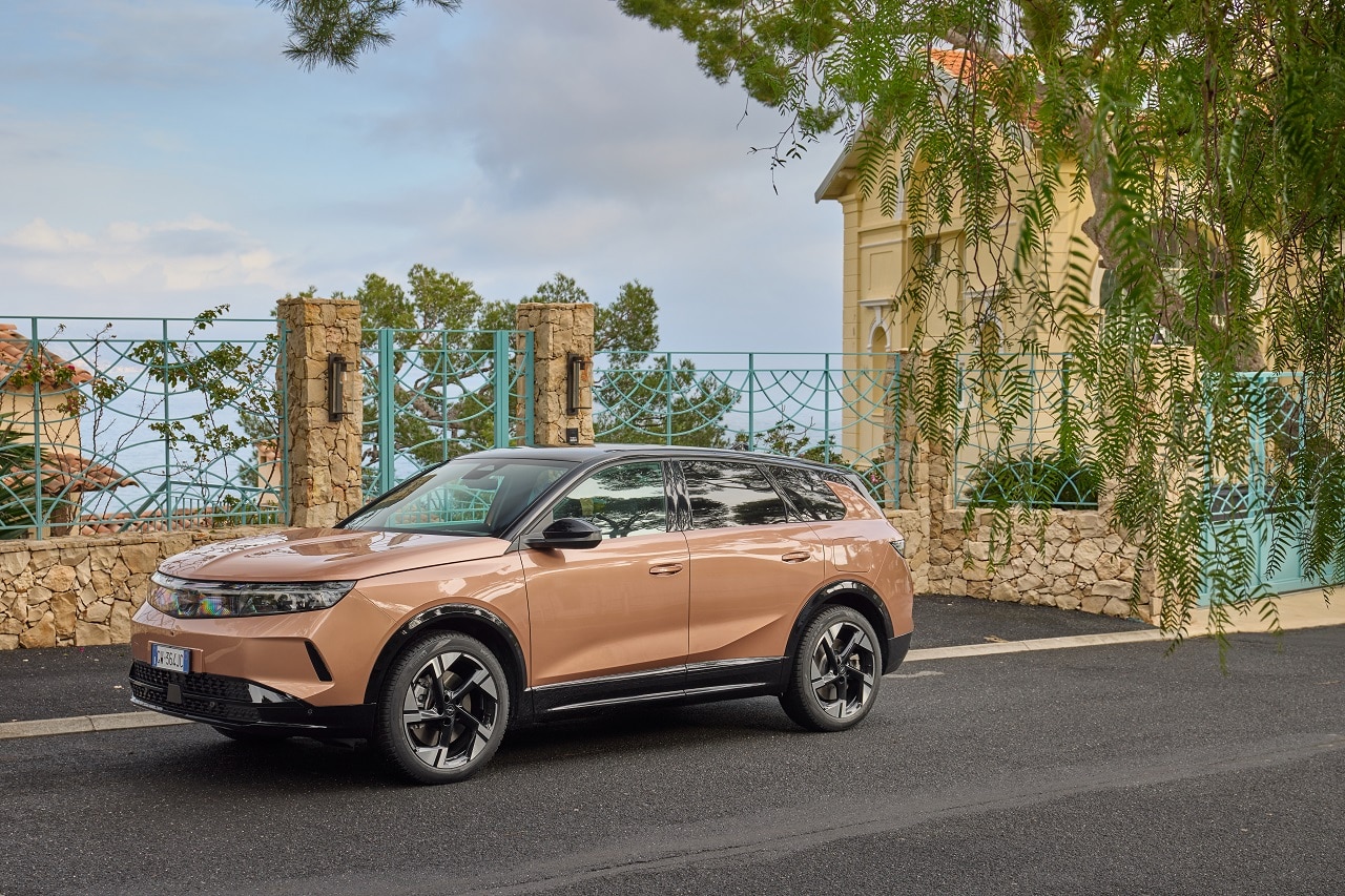 Opel Grandland Electric raggiunge il “Cabanon” di Le Corbusier patrimonio Unesco